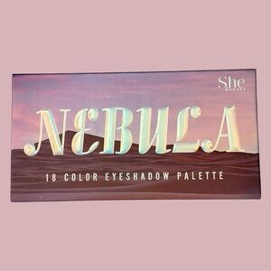 NWT MAKEUP NEBULA 18 COLOR EYE SHADOW PALETTE  WITH MIRROR